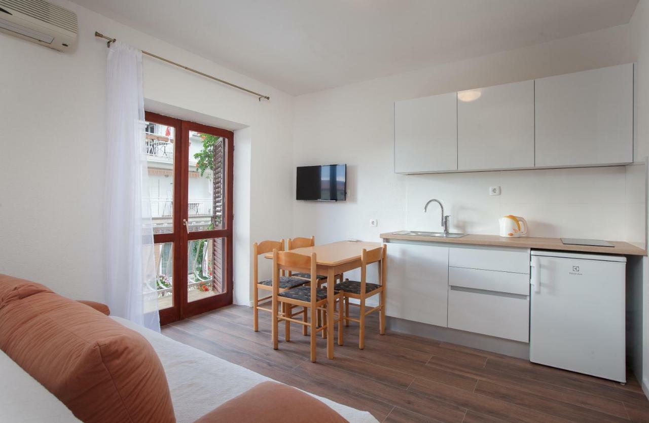 Apartmani Tina Подгора Екстериор снимка