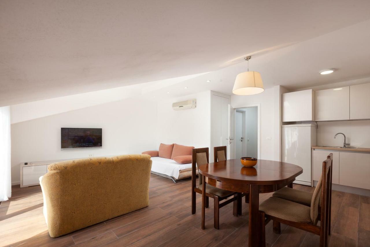 Apartmani Tina Подгора Екстериор снимка